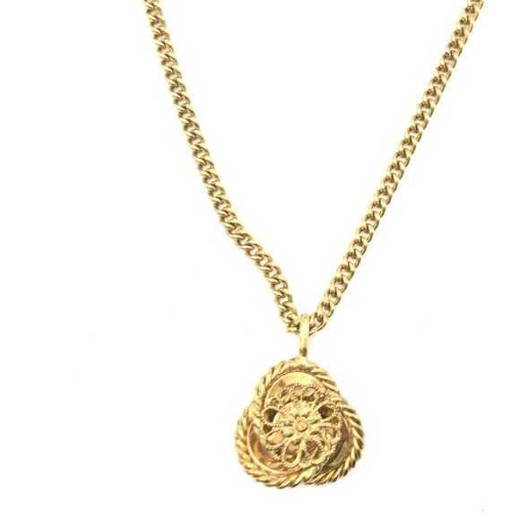 🌷MCM Flower Logo Pendant - Picture 4 of 10